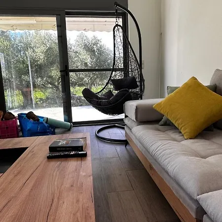 Elaiocampus Luxury House Kamáres