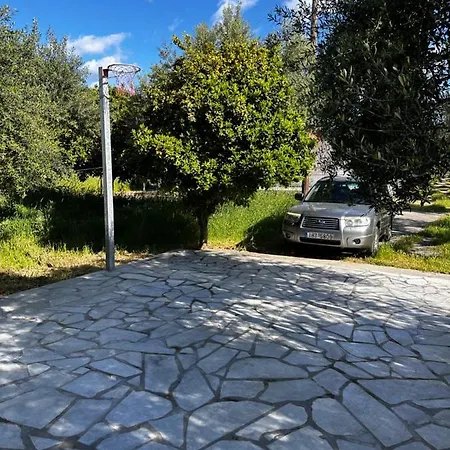 Elaiocampus Luxury House * Kamáres