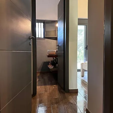 Elaiocampus Luxury House *