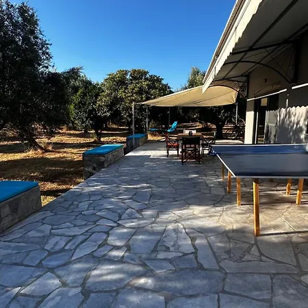 Elaiocampus Luxury House