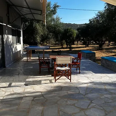 Elaiocampus Luxury House