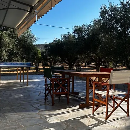Elaiocampus Luxury House * Kamáres