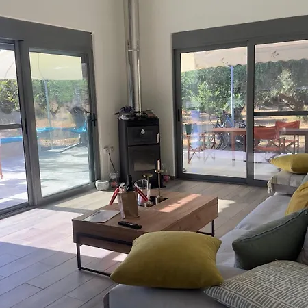 Elaiocampus Luxury House