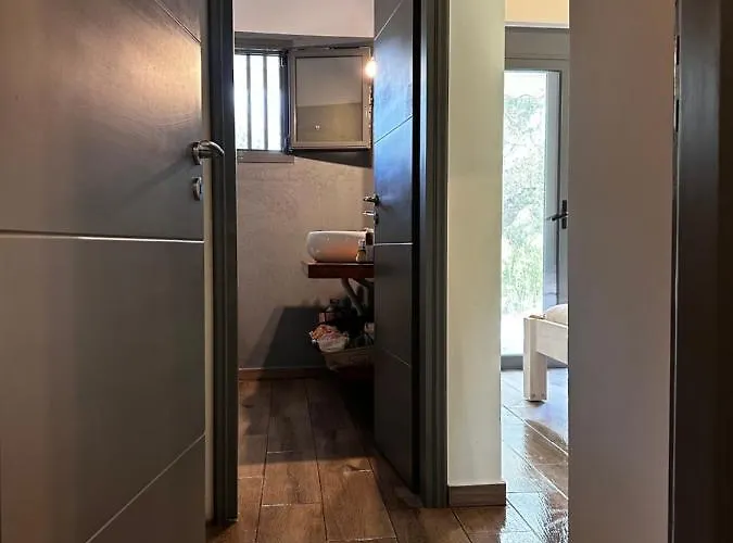 Elaiocampus Luxury House *