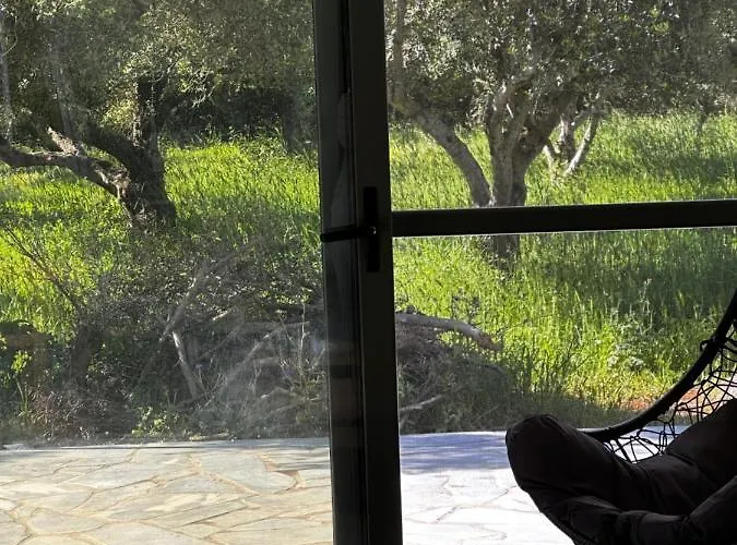 Elaiocampus Luxury House Kamáres