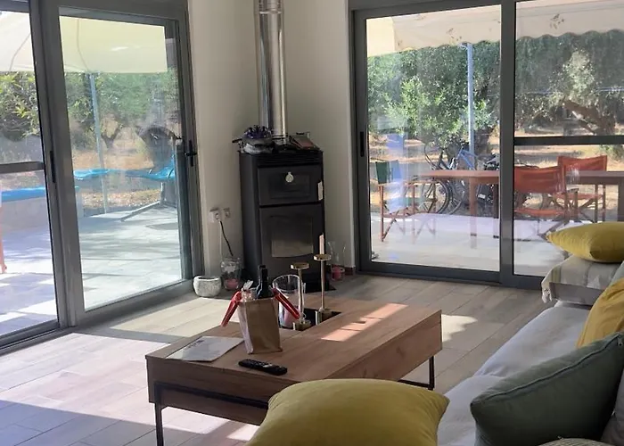 Elaiocampus Luxury House